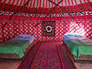Гостевой дом Feel Nomad Yurt Camp Ak-Say Бюджетный двухместный номер с 2 отдельными кроватями-1